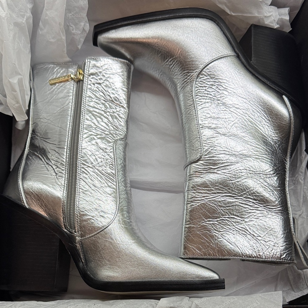 Silver Ankle Boots Larroude 7.5 nib
